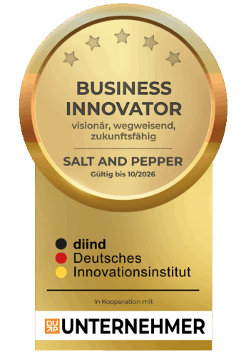 Verleihung der Goldplakette "Business Innovator" an Salt and Pepper, gültig bis 10/2026, darunter die Logos von diind Deutsches Innovationsinstitut und UNTERNEHMER.